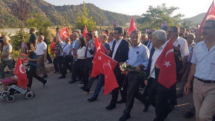 CHPden Tuncelide, Terörü protesto ve şehit Necmettin öğretmeni anma yürüyüşü