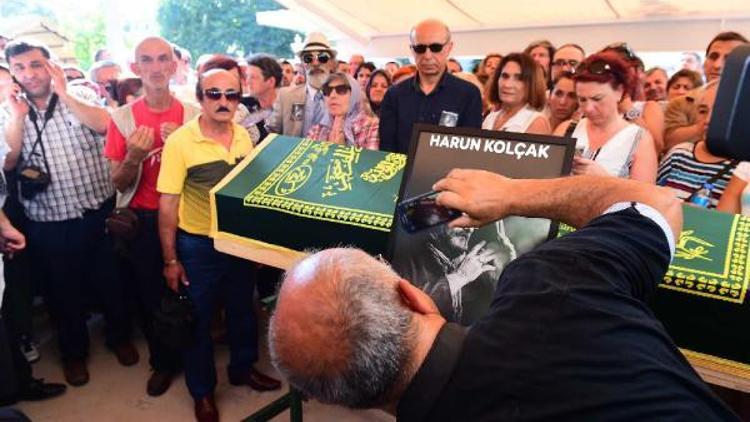 Harun Kolçak, Gemlikte annesinin mezarının üzerine defnedildi