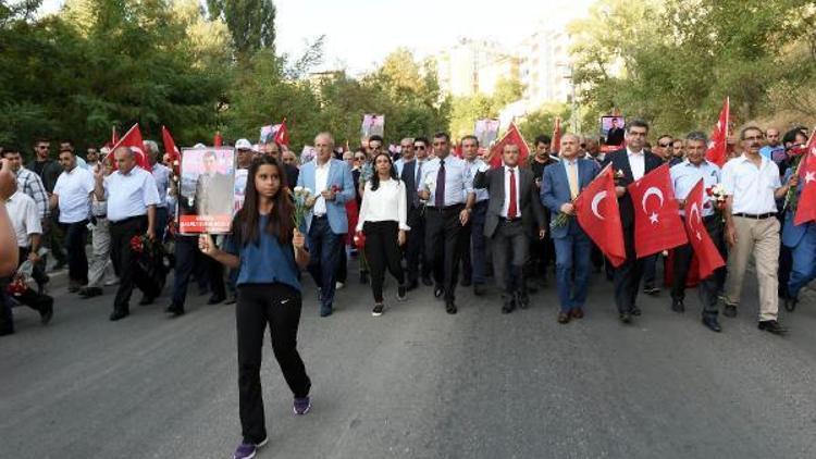 CHPden Tuncelide, Terörü protesto ve şehit Necmettin öğretmeni anma yürüyüşü (2)