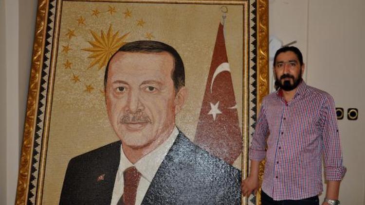 Suriyeli sanatçı, 15 Temmuz ve Erdoğanın mozaik tablosunu yaptı