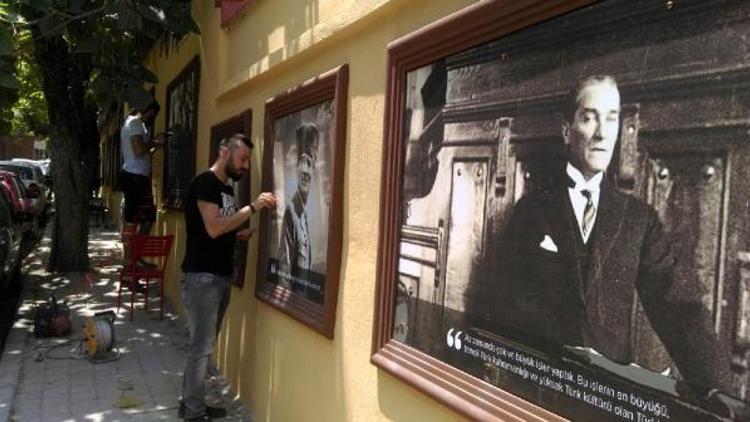 Sokağı Atatürkün fotoğraflarıyla süsledi