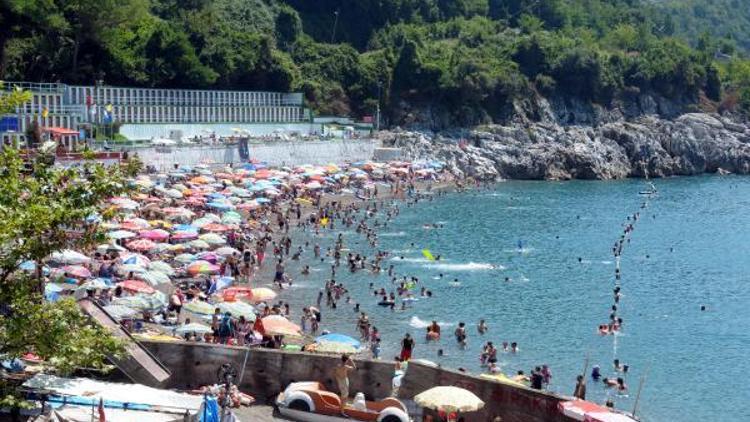 Zonguldak’ın mavi bayraklı plajı Kapuz, Akdeniz sahillerini aratmadı