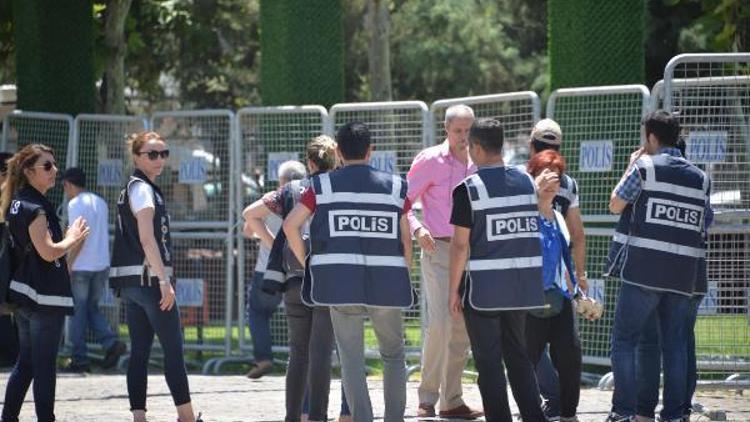 Grup toplantısını Diyarbakırda parkta yapan HDPden 1 haftalık Vicdan ve adalet nöbeti