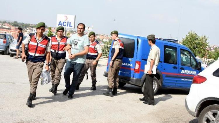 Botla Yunanistana kaçarken jandarmaya yakalandılar