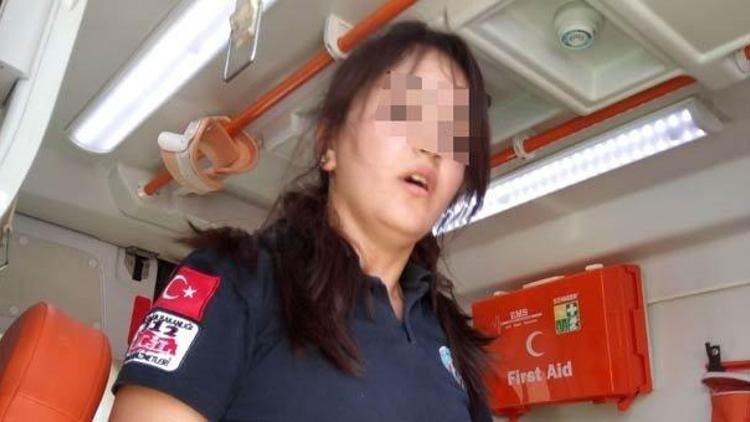 Ambulansta dehşet anları... Ağır yaralanan adam 112 ekibini boğmaya çalıştı