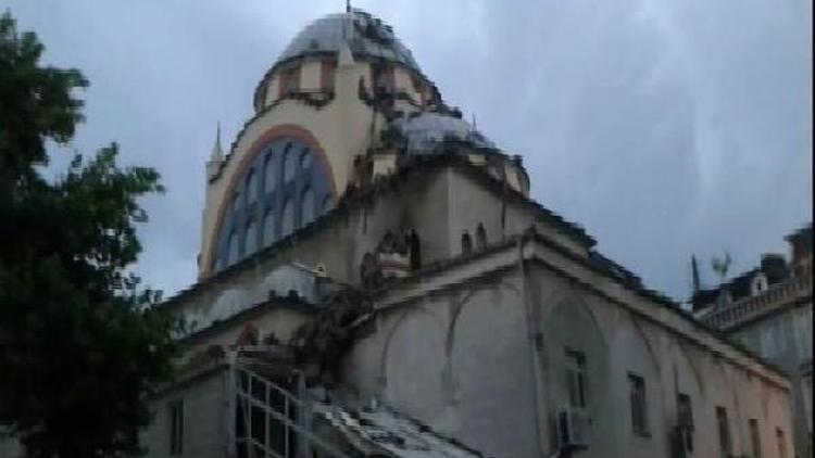 Kanaryada caminin minaresi yıkıldı