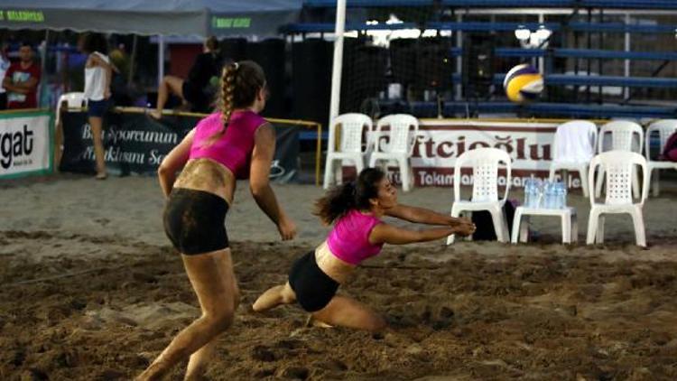 Manavgatta plaj voleybolu heyecanı