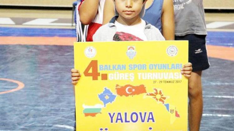 Turnuvaya 7 ülkeden 110 sporcu katılıyor