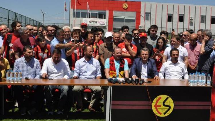 Eskiyehirspor, Sergen Yalçınla 1 yıllık sözleşme imzaladı