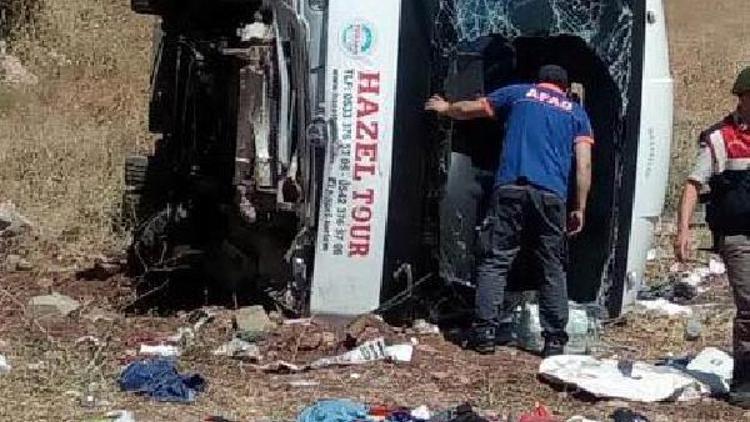 Kayseri Tur otobüsü devrildi: 26 yaralı - fotoğraflar