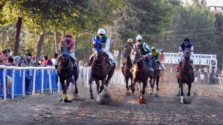 Sapancada 6ncı Mahalli At Yarışı heyecanı
