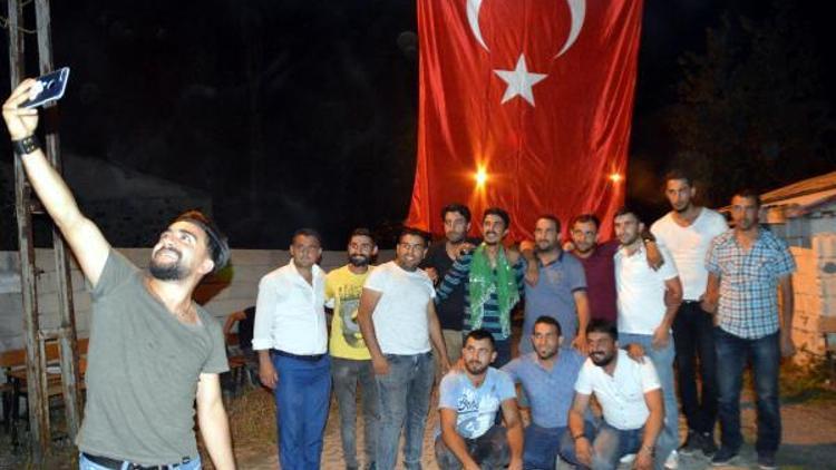 Ağrıdan Bilecike, Kürtçe türkülerle asker uğurlaması