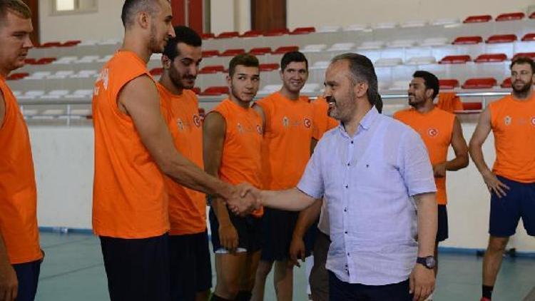 İnegöl Belediyespor voleybolda sezonu açtı