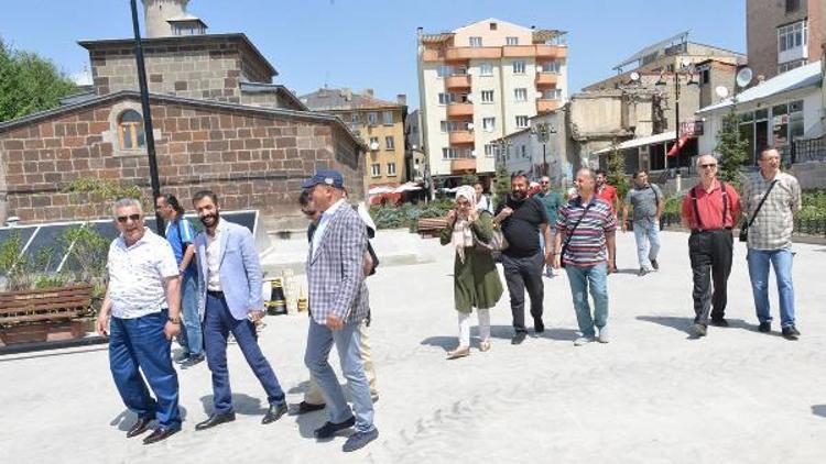 Muratpaşa Kent Meydanı, görücüye çıktı