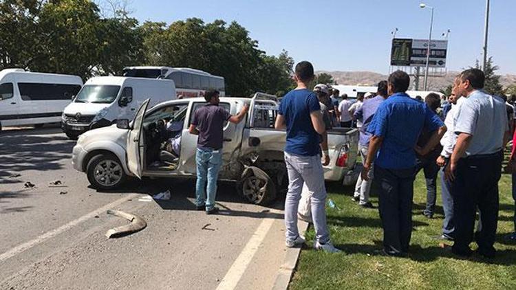 Elazığda zincirleme kaza: 8 yaralı