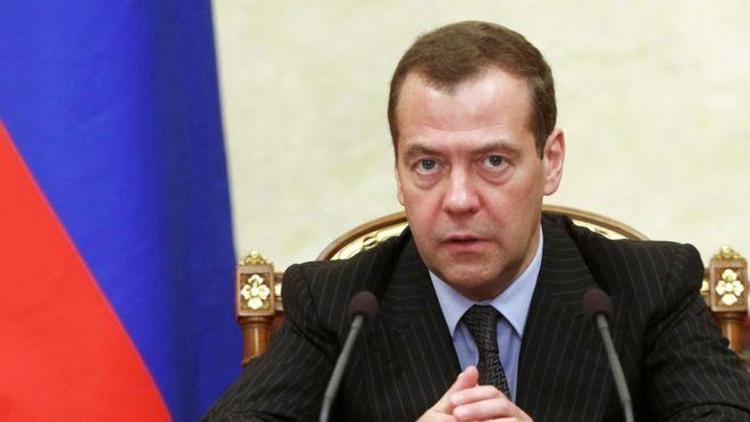 Rusya Başbakanı Medvedev: ABD ticaret savaşı ilan etti