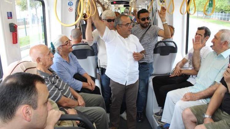 CHPli Akar tramvayı eleştirdi