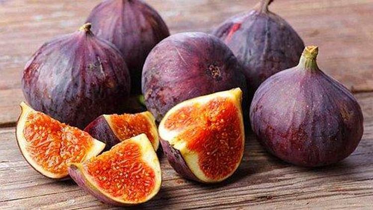 HATAY’da yaz aylarının en lezzetli meyveleri arasında bulunan incir sezonu açıldı