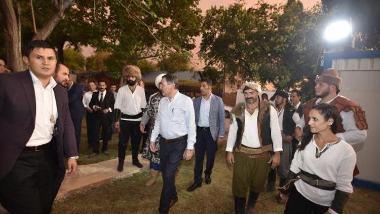 Başkan Gökçek: Festivale beklediğimizin çok üzerinde katılım var