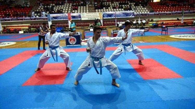 Karate şampiyonası Gaziantepte başladı