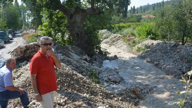 Korkutelide şiddetli yağış sele neden oldu