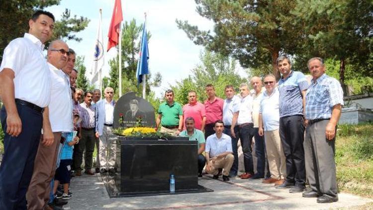 Şemsi Denizer mezarı başında anıldı