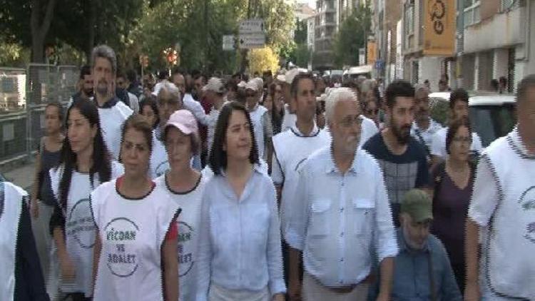 Kadıköyde HDPliler ile polis arasında gerginlik..