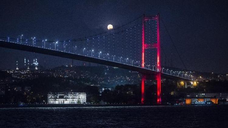 Parçalı Ay Tutulması İstanbulda böyle görüldü