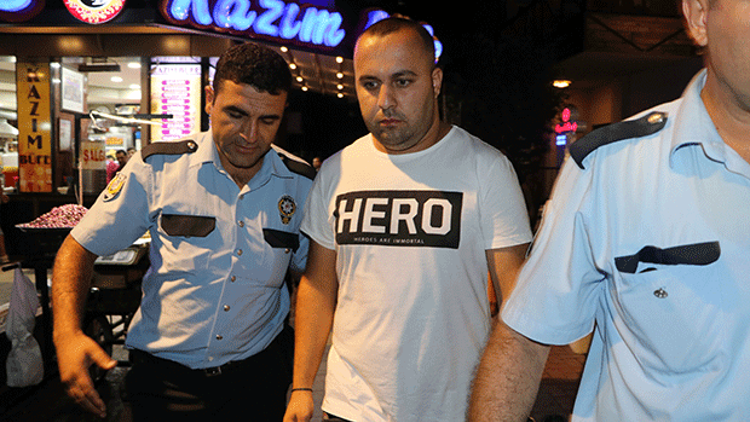 Adanada Hero yazılı tişört giyen şahıs gözaltına alındı