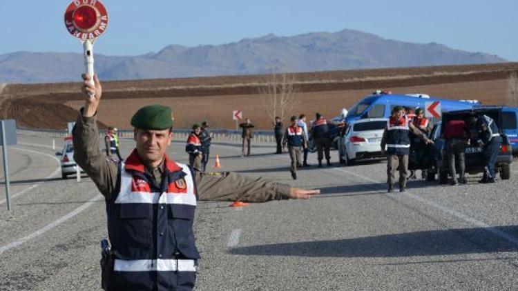 Aranan FETÖ’cü jandarmanın yol kontrolünde yakalandı