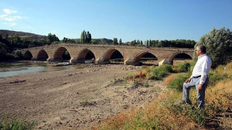 Büyükşehirin ilçelere ekonomik destekleri sürüyor