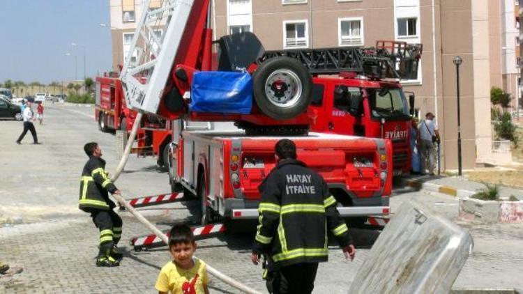 Kirada oturduğu evi ateşe veren kadın, 3 daireyi yaktı