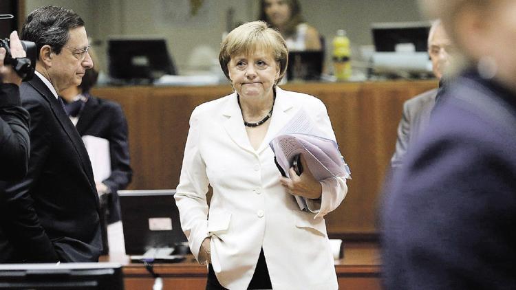 Merkel popularitesini kaybediyor
