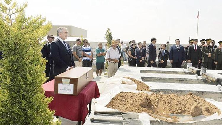 16 günlük Selden Ali, 95’lik Hüseyin Dede, kadın-çocuk 126 Türk: 43 yıl sonra mezar taşları oldu