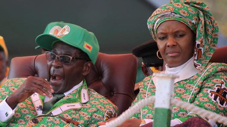 Zimbabwe First Ladysi polise teslim oldu