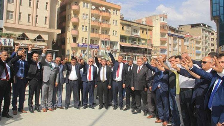 MHP Hakkaride il başkanlığı açtı