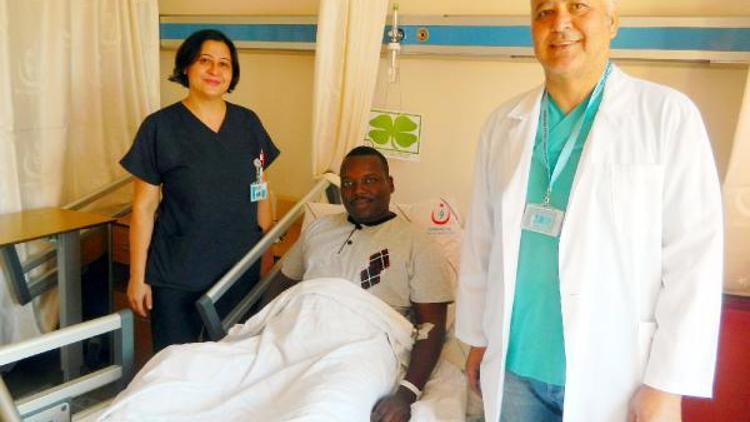 Sudanlı hasta Antalyada ameliyat oldu
