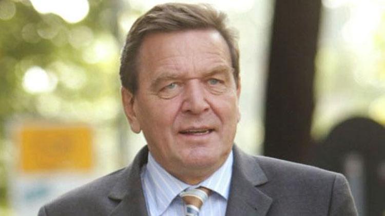 Schröder’in yeni işine partisi de karşı çıktı