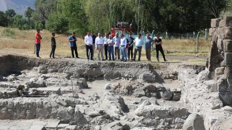 Keykubadiye sarayı kazı çalışmalarına destek