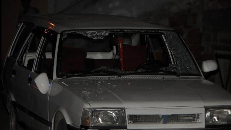 Zonguldakta kına dönüşü otomobil tarandı: 3 ölü, 1 yaralı