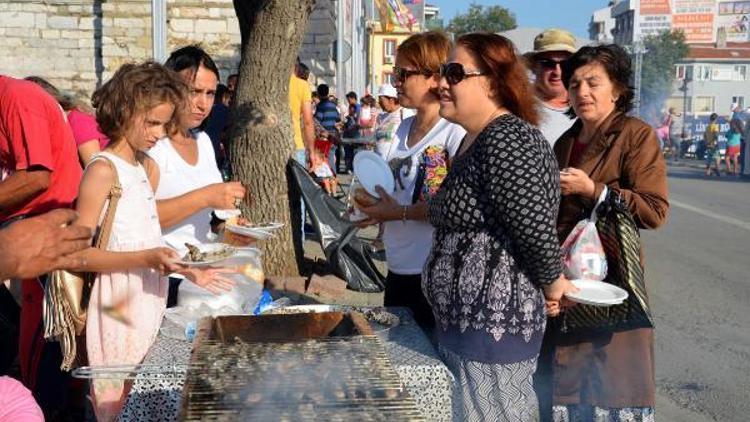 Geliboluda Sardalya Festivalinde 3 ton sardalya dağıtıldı