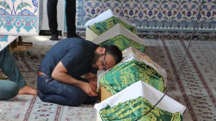 Sakaryadaki kazada ölen 7 fındık işçisine Mardinde toplu cenaze namazı / Ek Fotoğraflar