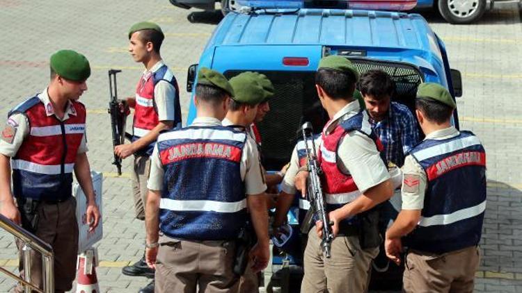 Zonguldakta kına dönüşü otomobil tarandı: 3 ölü, 1 yaralı (2)