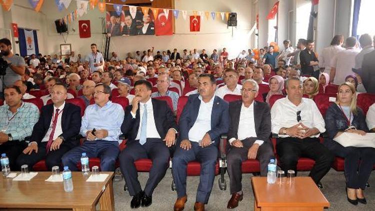 AK Parti Turgutluda Gedizli tekrar başkan