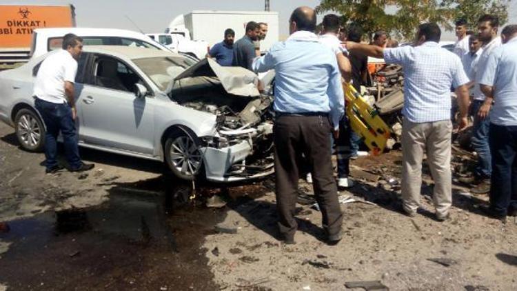 Diyarbakırda iki otomobil çarpıştı: 3 ölü, 1 yaralı