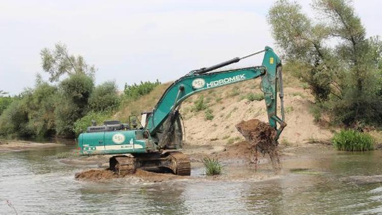 Tunca Nehrinde DSİ temizlik çalışmalarına başladı