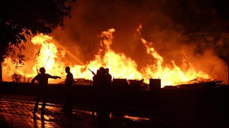Bingölde yangın paniği: Şehrin her yerinden göründü... Yaralılar var