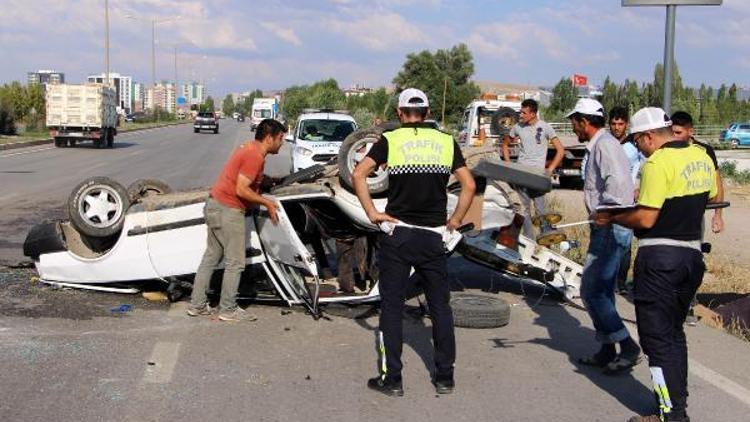 Takla atan otomobil karşı yönden gelen araca çarptı: 3 yaralı