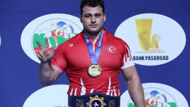 130 kilo Greko-Romen güreşcimiz Dünya Şampiyonasında üçüncü yıldızı takınca bir rütbe daha aldı