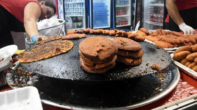 Fuar menüsünün gözdesi kağıt kebabı